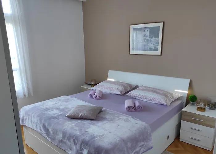 Апартаменти Iris *